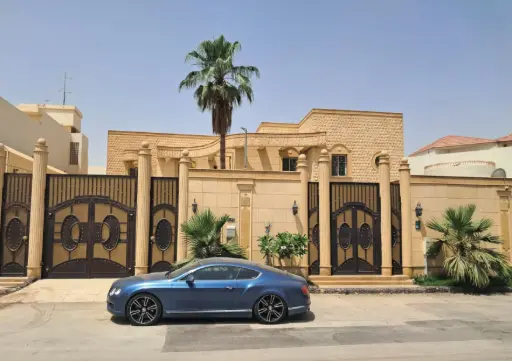 [1] فيلا الحمراء